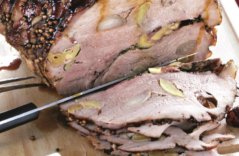 Окорок, запеченный в фольге